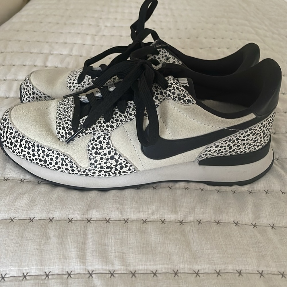 Nike animal print Internationalist Sneakers size 8 Women - Picture 6 of 8